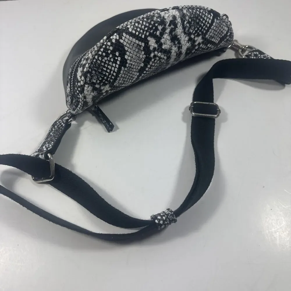 Time and Tru Josephine Belt Bag Black with Snake prints